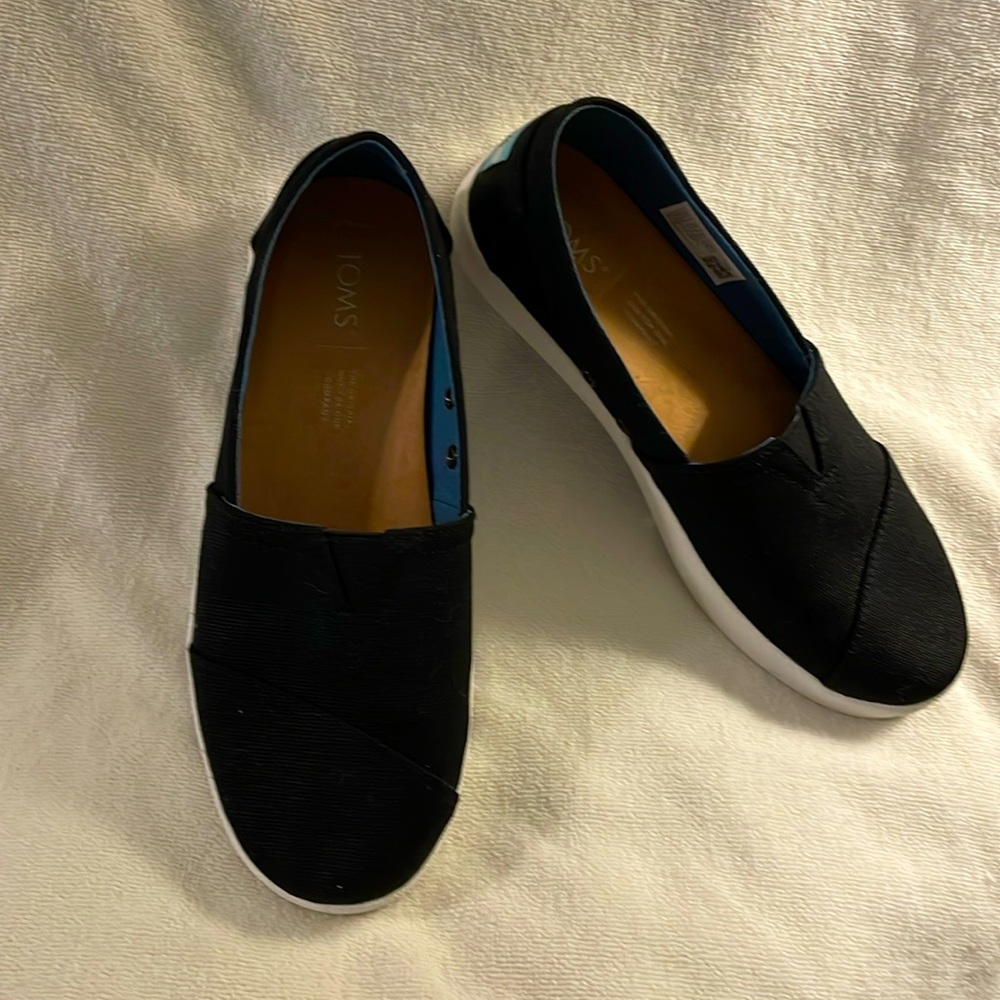 TOMS Black Canvas